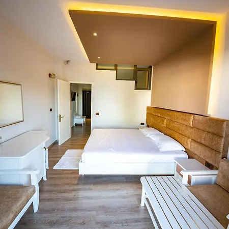 Отель New Heaven 4*