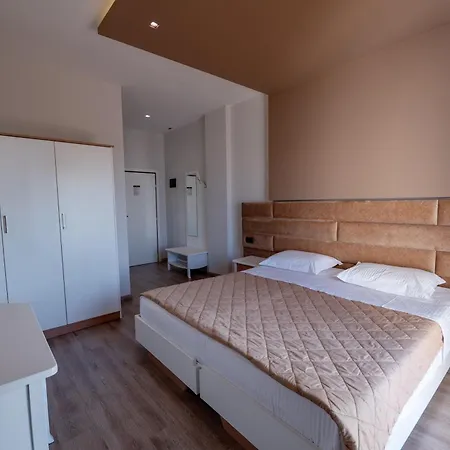 New Heaven Hotell Sarandë