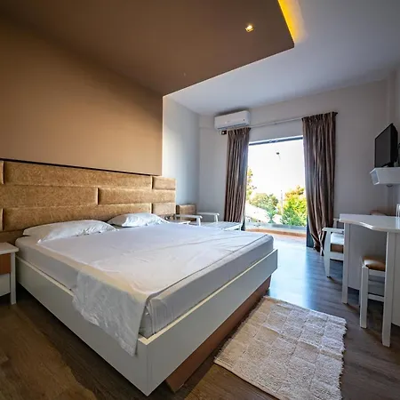 Hotel New Heaven 4*