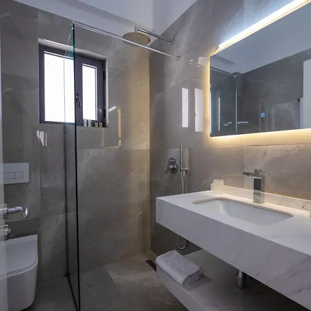 Hotel New Heaven 4*