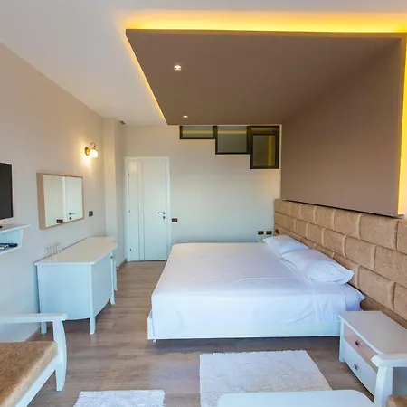 New Heaven Hotel 4*