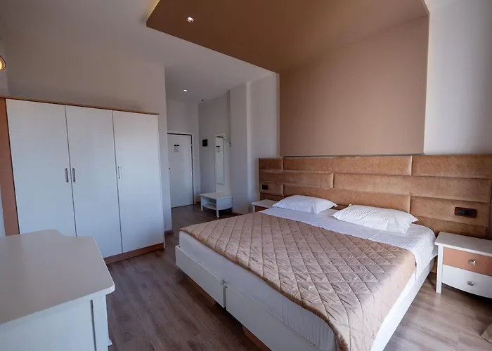 New Heaven ホテル Sarandë